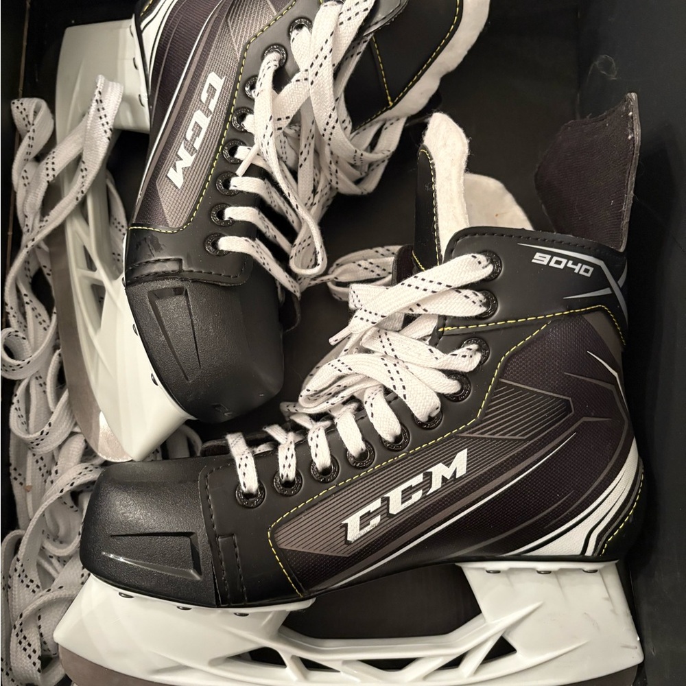 CCM Tacks 9040 New Hockey Skates size 6 eu 40